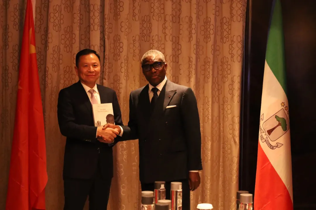 赤道几内亚共和国访华代表与头头竞技体育股份深入探讨产业协同发展